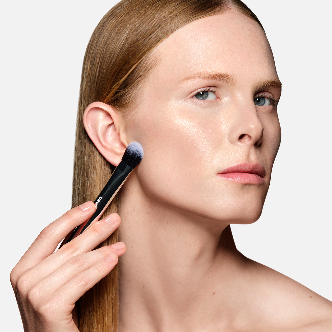 Contour_Set_PDP_Model_Brush.jpg