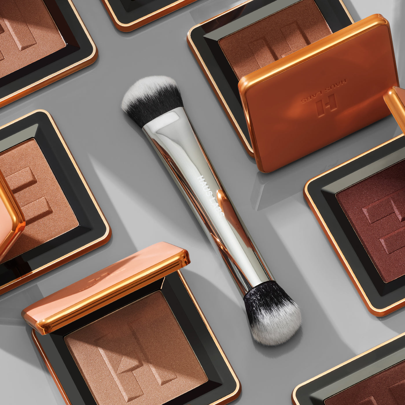 HL_SETS_PDP_ASSETS_BRONZER_DUAL-ENDED_BRUSH_STYLIZED.jpg